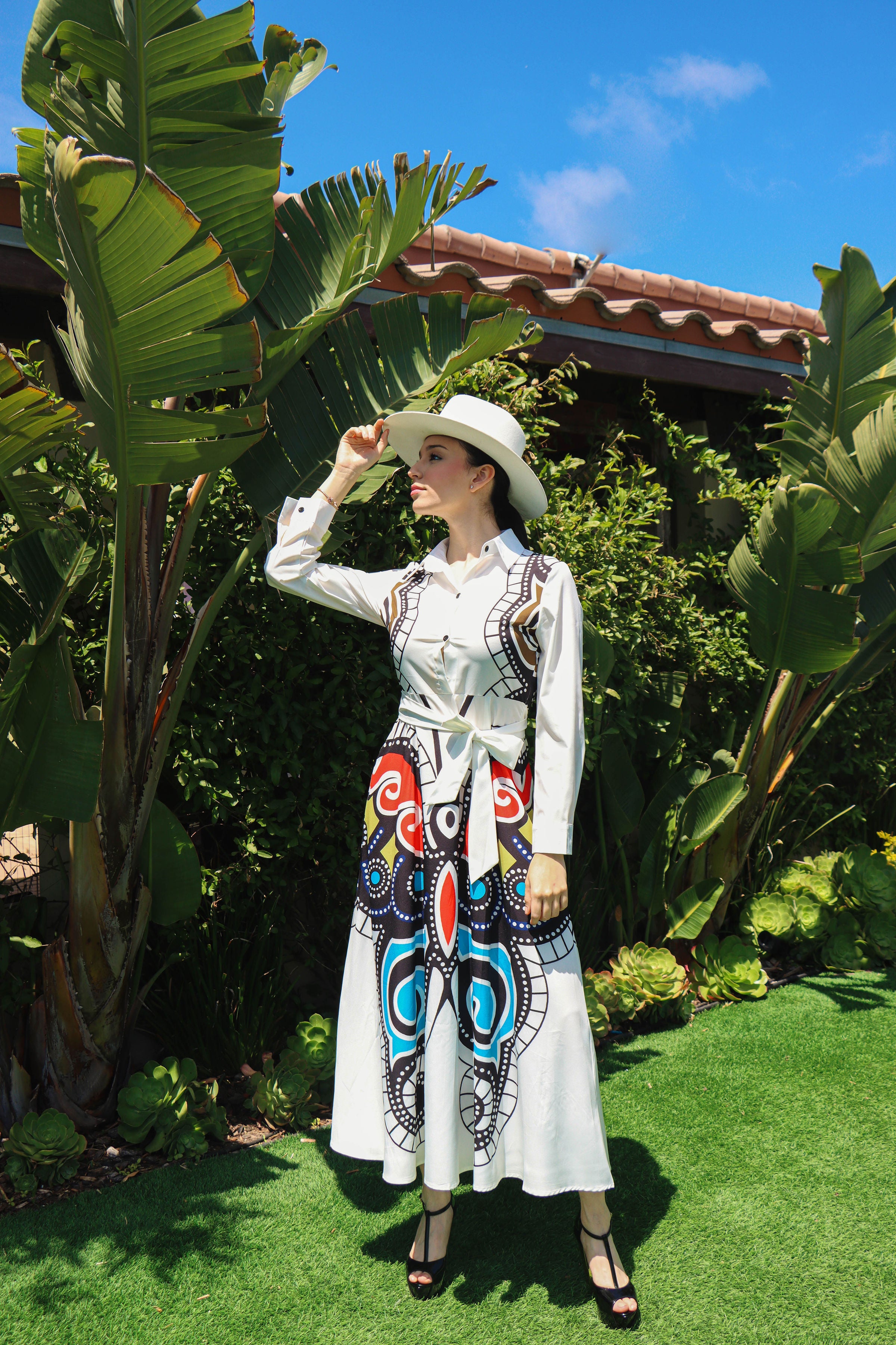 VESTIDO MAXI BLANCO CON MARIPOSA